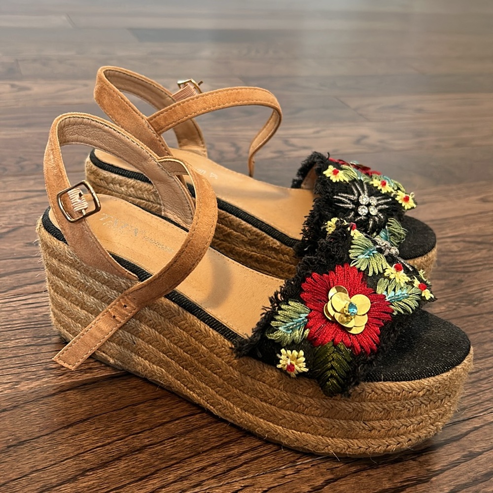 Italian Sandals - Picture 2 of 8